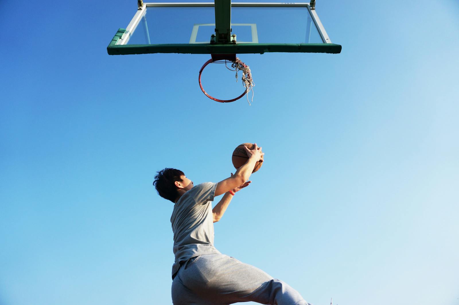 太子彩票 — 篮球赛场扣篮瞬间